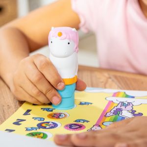 MELISSA & DOUG  STICKER WOW! Veiklos knygelė &bdquo;Vienaragis&ldquo;