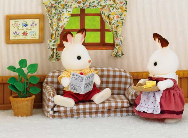 SYLVANIAN FAMILIES Triu&scaron;is tėtis ir sofa &ndash; nuotrauka 3