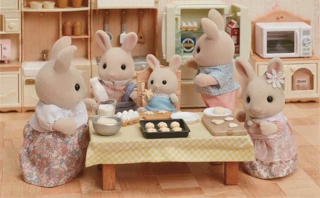 SYLVANIAN FAMILIES Pieni&scaron;kų triu&scaron;iukų &scaron;eimynėlė &ndash; nuotrauka 3