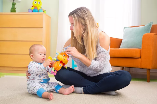 Lamaze pakabinamas žaislas Flannery the Fox &ndash; nuotrauka 2