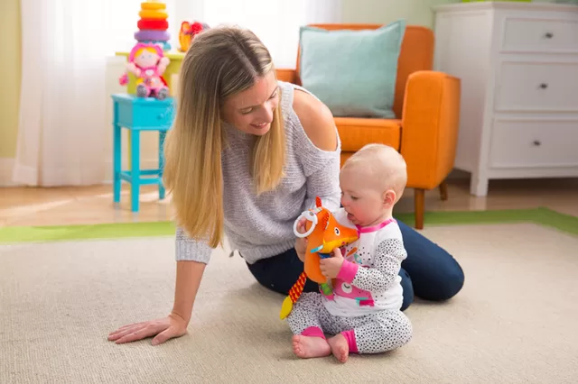Lamaze pakabinamas žaislas Flannery the Fox &ndash; nuotrauka 4