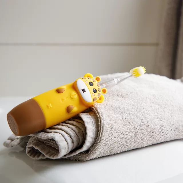 InnoGiO elektrinis dantų &scaron;epetėlis žirafa geltona GIO450-YELLOW &ndash; nuotrauka 4